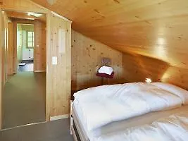Marianne Hotel *